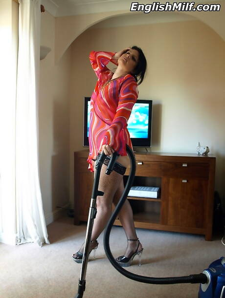 English Milf invite you to explore a xxx photos with Daniella English xxx gallery 231218