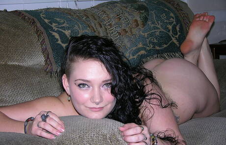 True Amateur Models invite you to explore a xxx photos with Kat S. showing sexy body